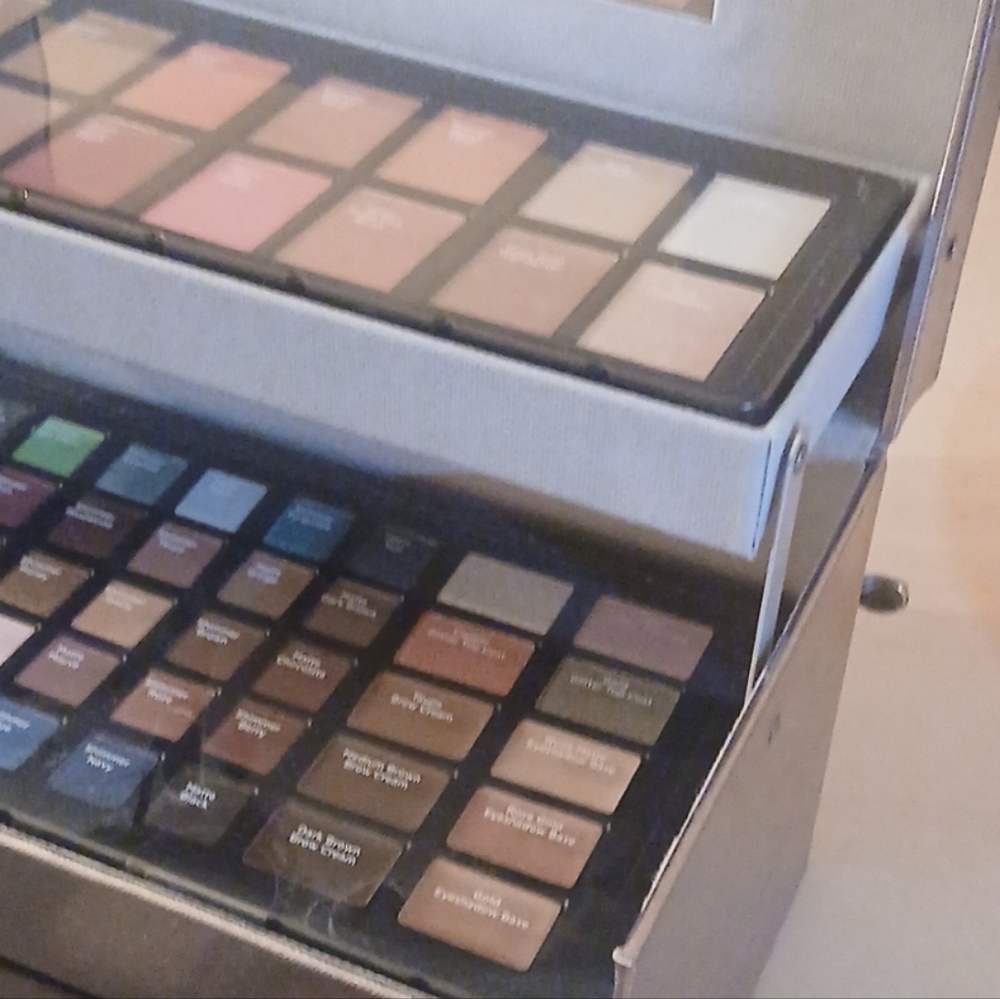 Multi-Color Makeup Palette Set - Picture 8 of 13